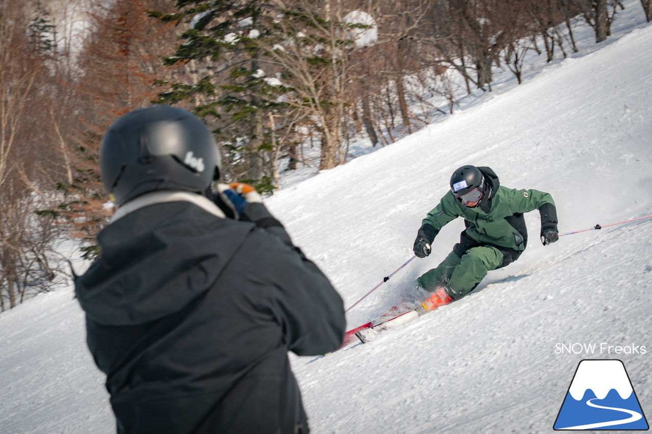 キロロリゾート｜[okaphoto]ことフォトグラファー・岡崎宜紀さんの撮影に密着。被写体となるのは...全日本スキー技術選ファイナリスト『原田侑駿 - Yuma Harada』(^^)/